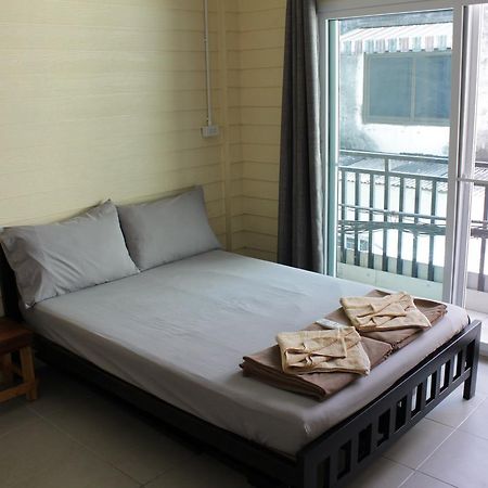 The Oasis Hostel Chinatown (Adults Only) Bangkok Exterior photo